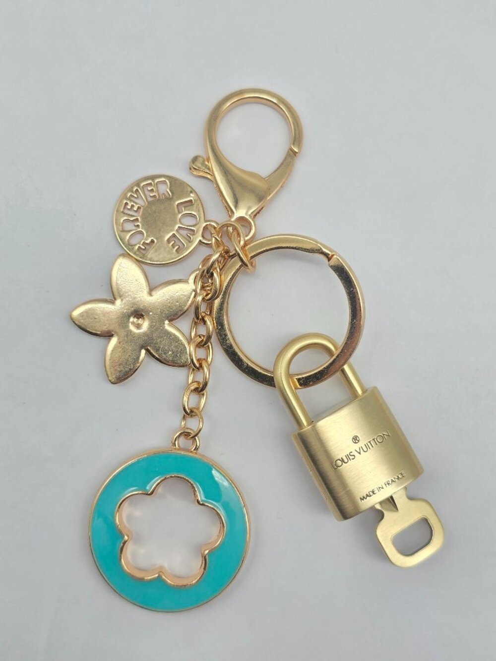 Authentic LV Louis Vuitton Gold Lock & Key 🔑 Unbranded Flower Keychain Charm - Picture 7 of 10